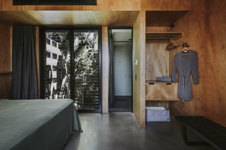 Banksia House | A Coastal Retreat of Natural Elegance - Kings Beach, Australia