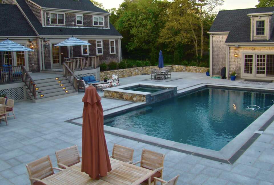 Timeless Secluded Luxury Steps from Historic Edgartown - Edgartown, Massachusetts