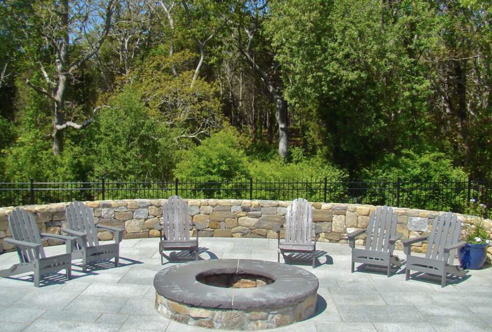 Timeless Secluded Luxury Steps from Historic Edgartown - Edgartown, Massachusetts