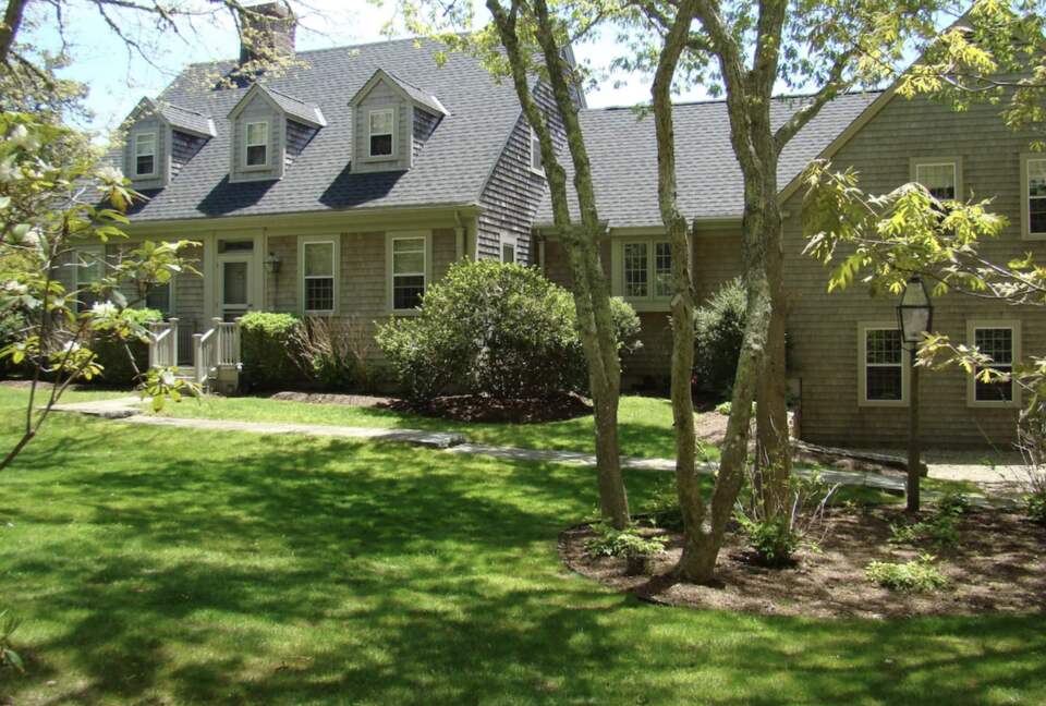Timeless Secluded Luxury Steps from Historic Edgartown - Edgartown, Massachusetts