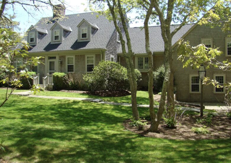 Timeless Secluded Luxury Steps from Historic Edgartown - Edgartown, Massachusetts