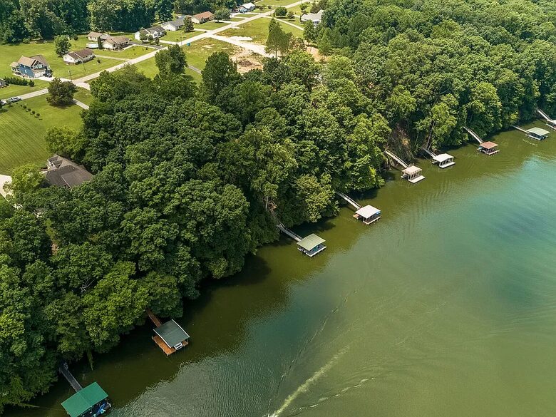 Spacious Waterfront Escape on Tim’s Ford Lake - Estill Springs, Tennessee