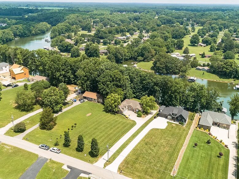 Spacious Waterfront Escape on Tim’s Ford Lake - Estill Springs, Tennessee