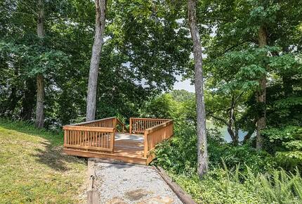 Spacious Waterfront Escape on Tim’s Ford Lake - Estill Springs, Tennessee