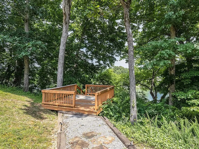 Spacious Waterfront Escape on Tim’s Ford Lake - Estill Springs, Tennessee