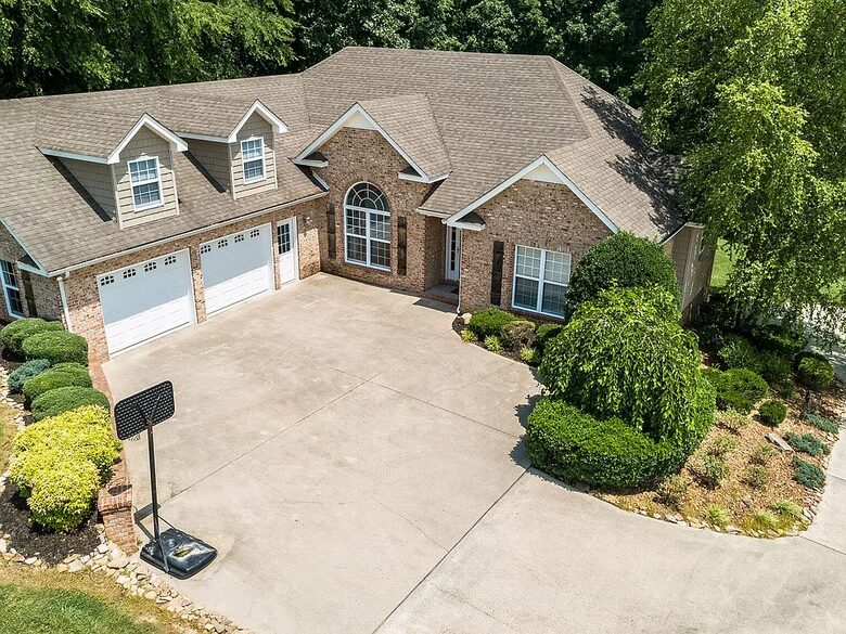 Spacious Waterfront Escape on Tim’s Ford Lake - Estill Springs, Tennessee