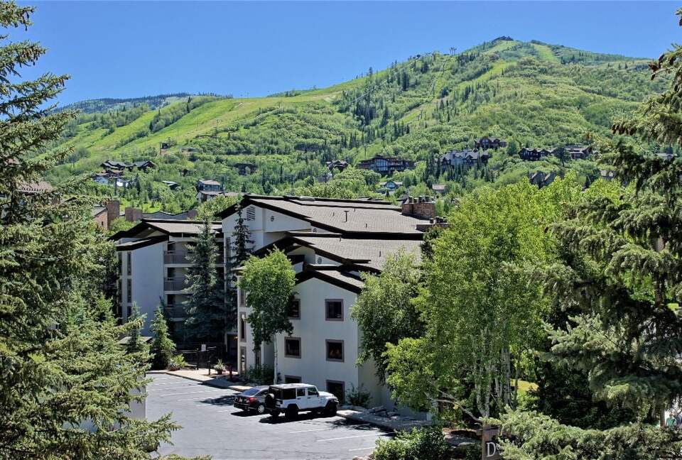 Ski-In/Ski-Out Steamboat Condo with Mountain Views - Steamboat Springs, Colorado