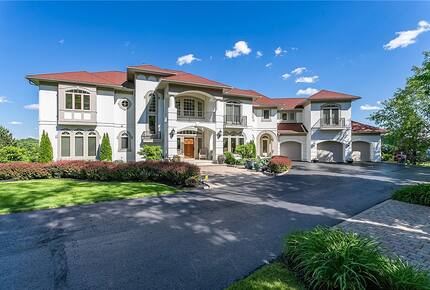 Spacious Finger Lakes Estate with Premier Amenities - Victor, New York
