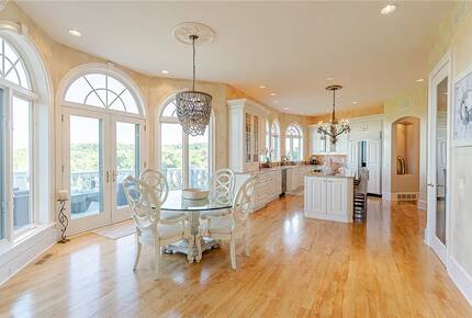 Spacious Finger Lakes Estate with Premier Amenities - Victor, New York