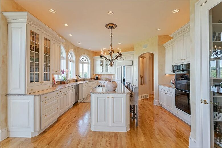 Spacious Finger Lakes Estate with Premier Amenities - Victor, New York