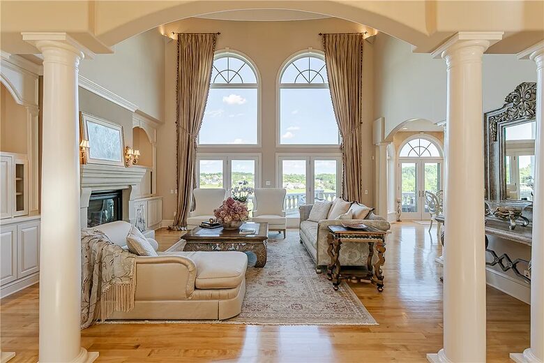 Spacious Finger Lakes Estate with Premier Amenities - Victor, New York