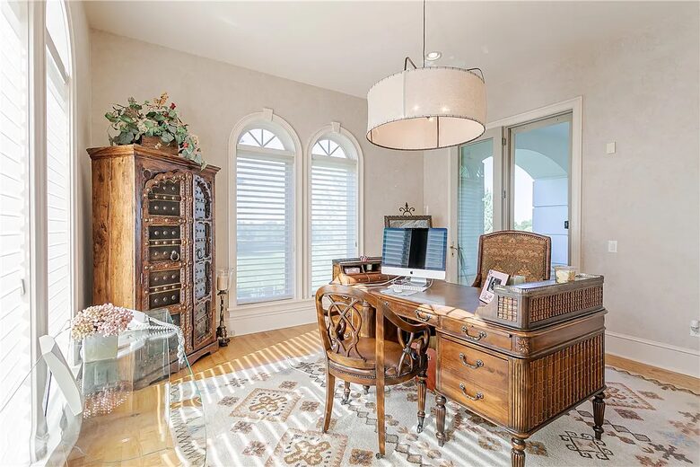 Spacious Finger Lakes Estate with Premier Amenities - Victor, New York