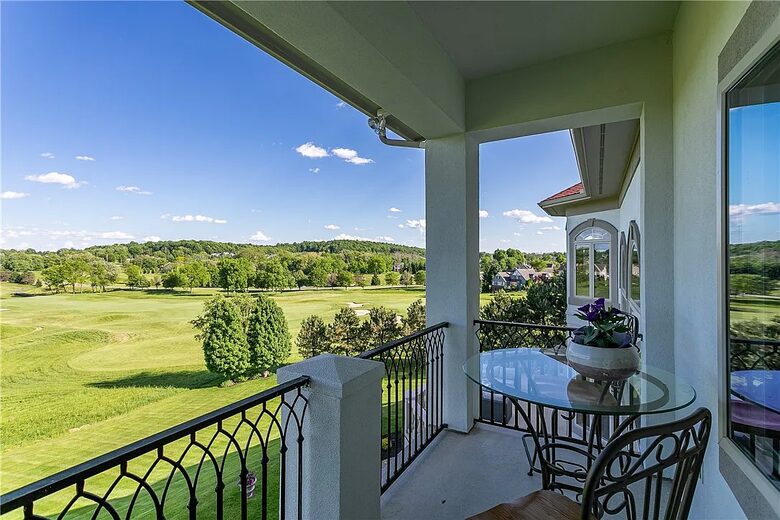 Spacious Finger Lakes Estate with Premier Amenities - Victor, New York