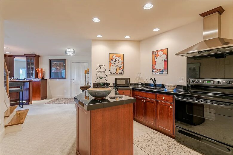 Spacious Finger Lakes Estate with Premier Amenities - Victor, New York
