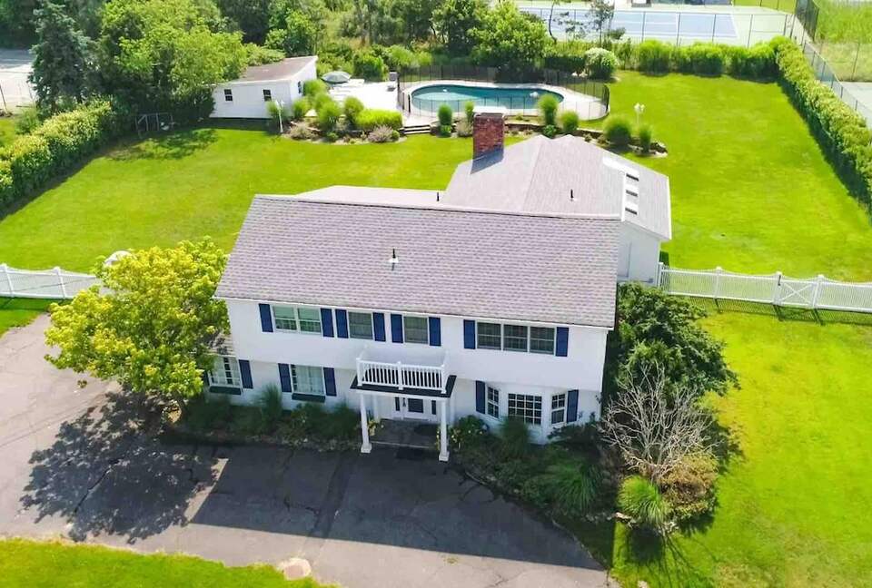 Secluded Westhampton Beach Haven Near the Water - Westhampton Beach, New York