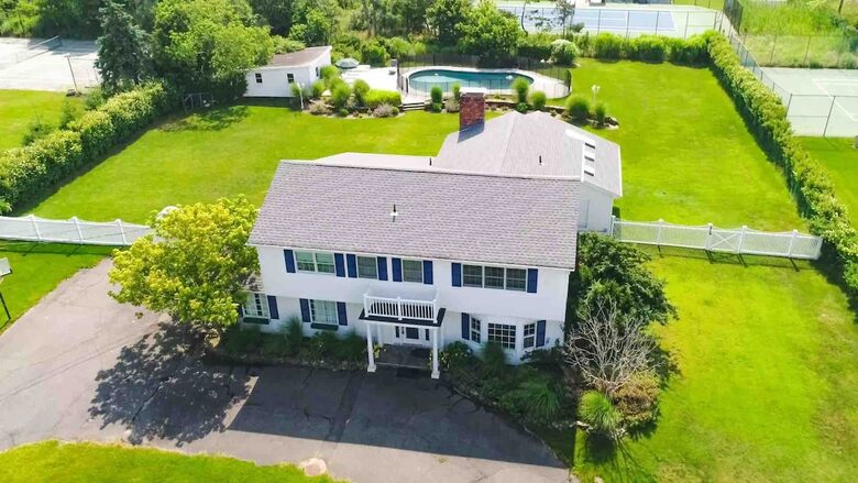Secluded Westhampton Beach Haven Near the Water - Westhampton Beach, New York