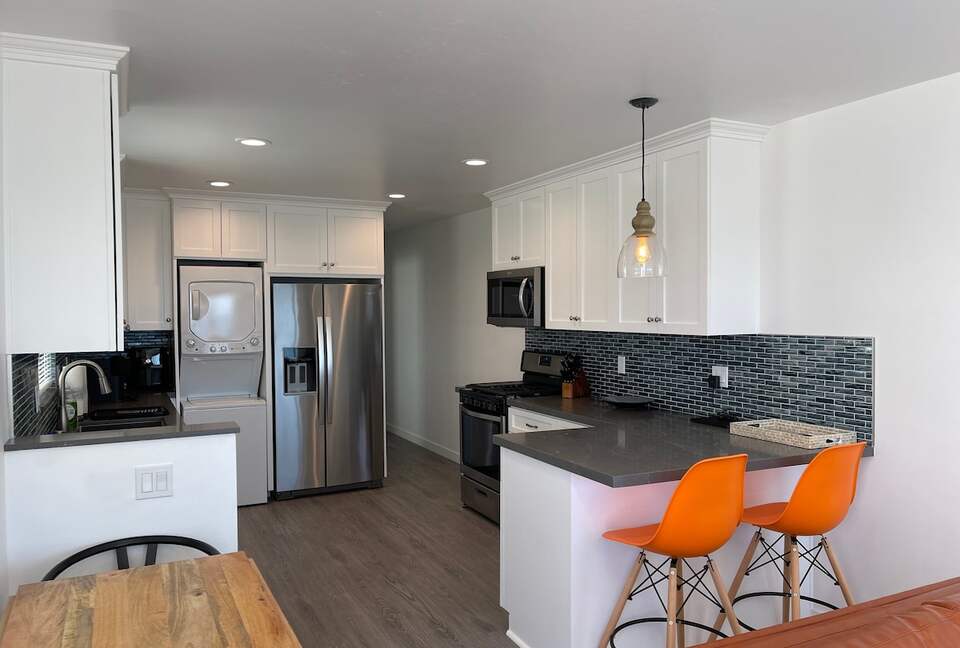 Cozy Oceanfront Getaway | Steps to the Beach - Oceanside, California