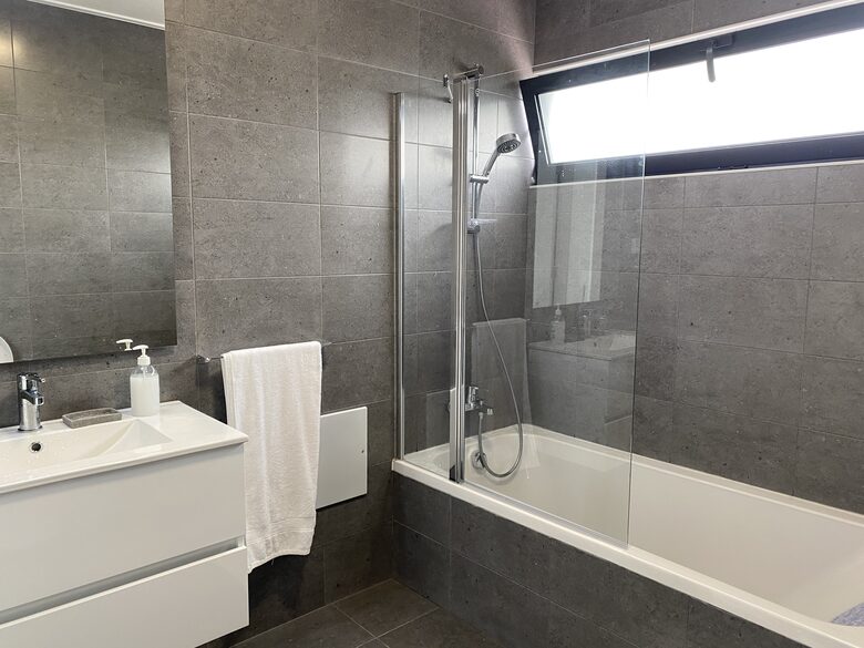 Casa Do Cruzeiro - Stunning Modern Villa with Private Pool and Garden - Foz do Arelho, Portugal