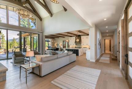 Chateau on Carson Range | Mountain Luxury with Unmatched Views - Truckee, California