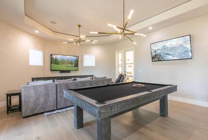 Chateau on Carson Range | Mountain Luxury with Unmatched Views - Truckee, California