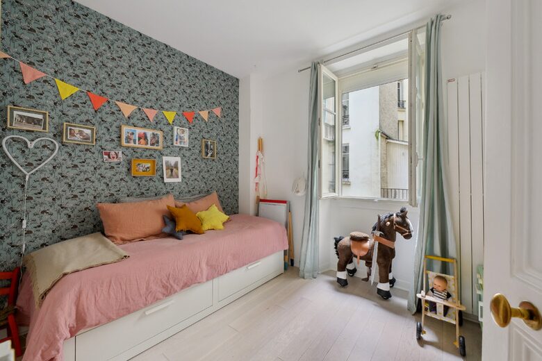 Little Parisian house In Montmartre - Paris, France