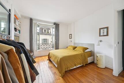 Little Parisian house In Montmartre - Paris, France