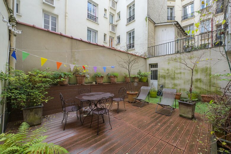 Little Parisian house In Montmartre - Paris, France