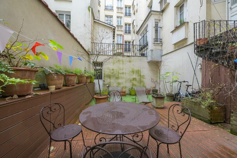 Little Parisian house In Montmartre - Paris, France