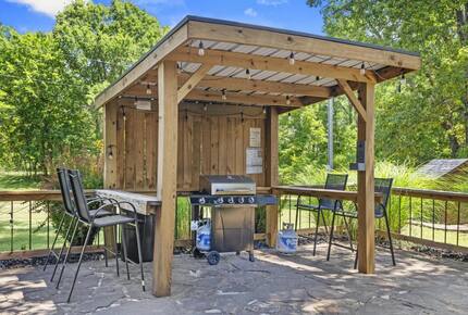 Lakeside Tranquility at Getaway Ranch - Theodosia, Missouri