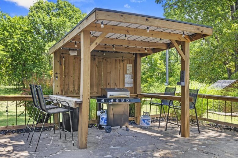 Lakeside Tranquility at Getaway Ranch - Theodosia, Missouri