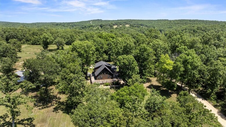 Lakeside Tranquility at Getaway Ranch - Theodosia, Missouri