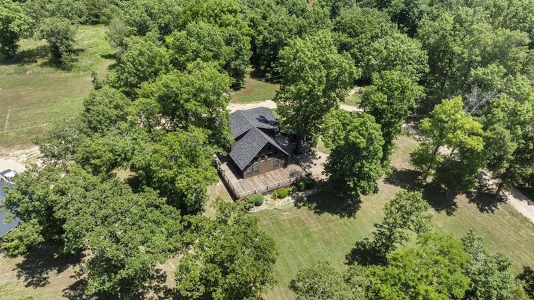 Lakeside Tranquility at Getaway Ranch - Theodosia, Missouri