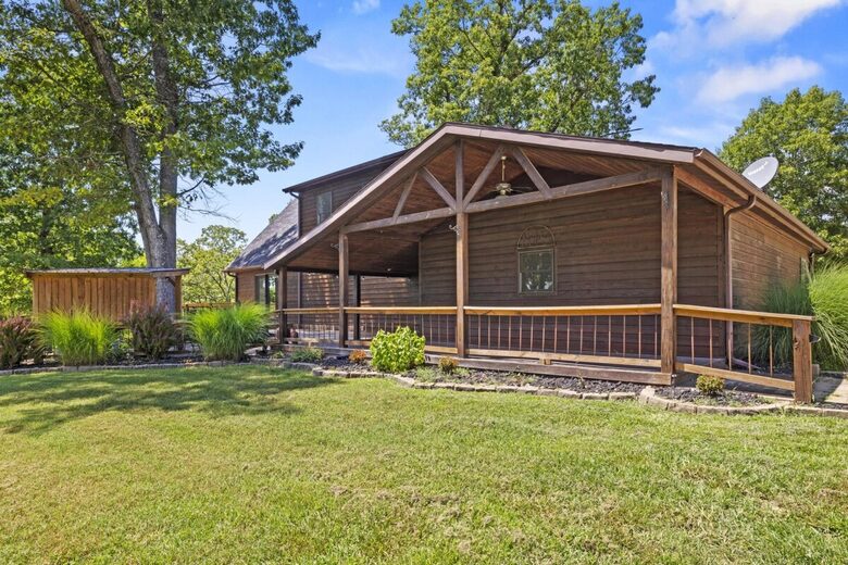 Lakeside Tranquility at Getaway Ranch - Theodosia, Missouri