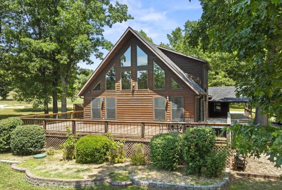 Lakeside Tranquility at Getaway Ranch - Theodosia, Missouri