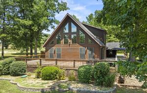 Lakeside Tranquility at Getaway Ranch - Theodosia, Missouri