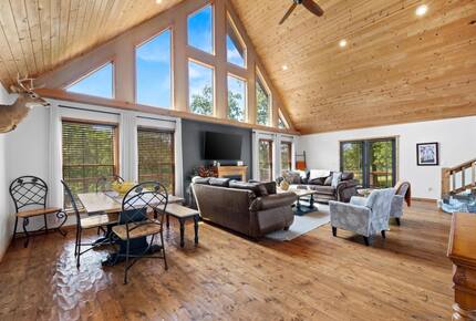 Lakeside Tranquility at Getaway Ranch - Theodosia, Missouri