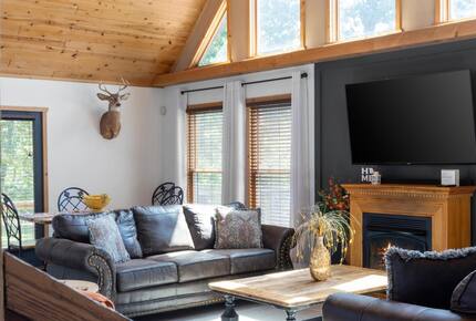 Lakeside Tranquility at Getaway Ranch - Theodosia, Missouri