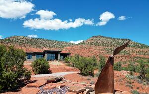 360° Views & Architectural Brilliance in Sedona - Sedona, Arizona