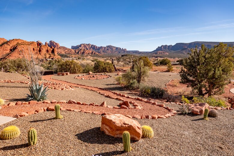 360° Views & Architectural Brilliance in Sedona - Sedona, Arizona