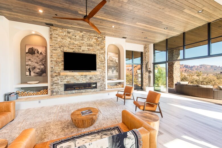 360° Views & Architectural Brilliance in Sedona - Sedona, Arizona