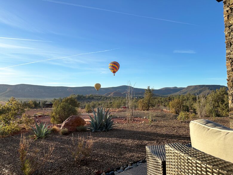 360° Views & Architectural Brilliance in Sedona - Sedona, Arizona