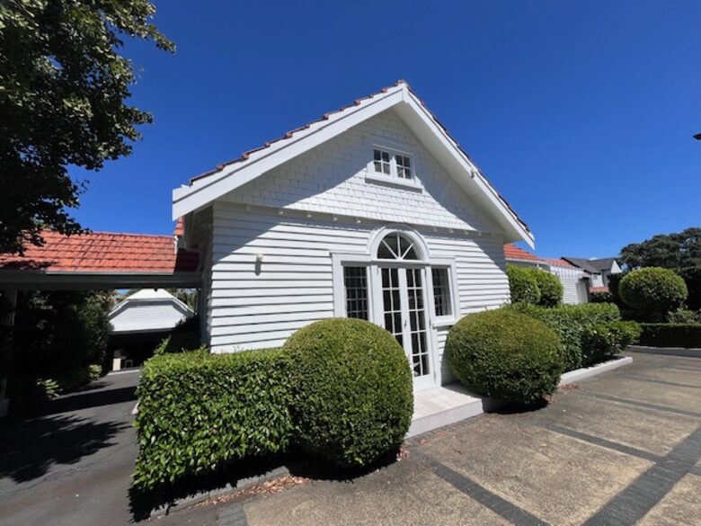 Hamilton Road Hideaway | Tennis, Terrace, and Timeless Beauty - Auckland, New Zealand