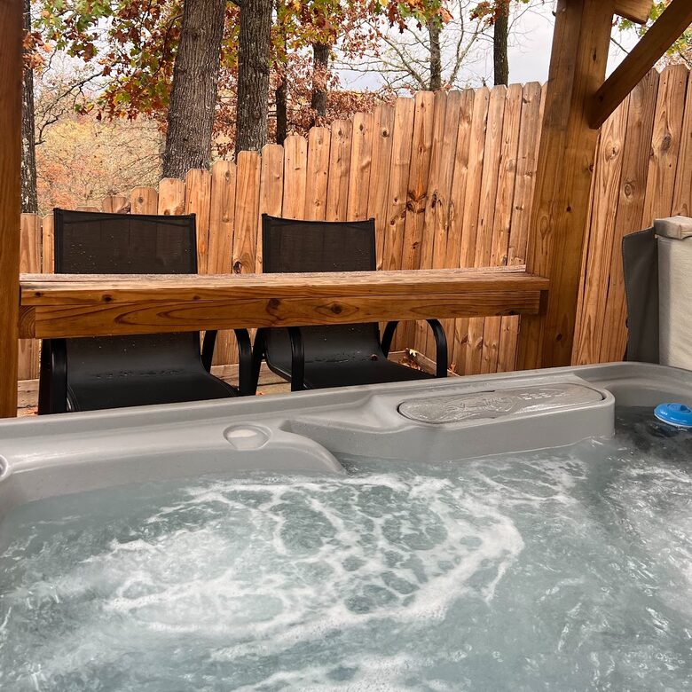 Lakeside Tranquility at Getaway Ranch - Theodosia, Missouri