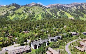 Charming Mountain Getaway in Jackson Hole - Jackson, Wyoming