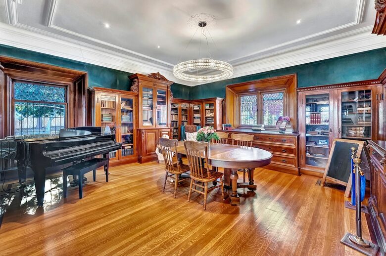 Historic Queen Anne Estate Near New York City - Montclair, New Jersey