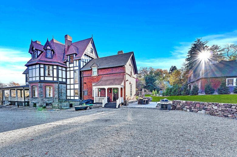Historic Queen Anne Estate Near New York City - Montclair, New Jersey