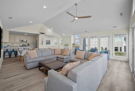 Exquisite Oceanfront Retreat with Endless Views - Emerald Isle, North Carolina