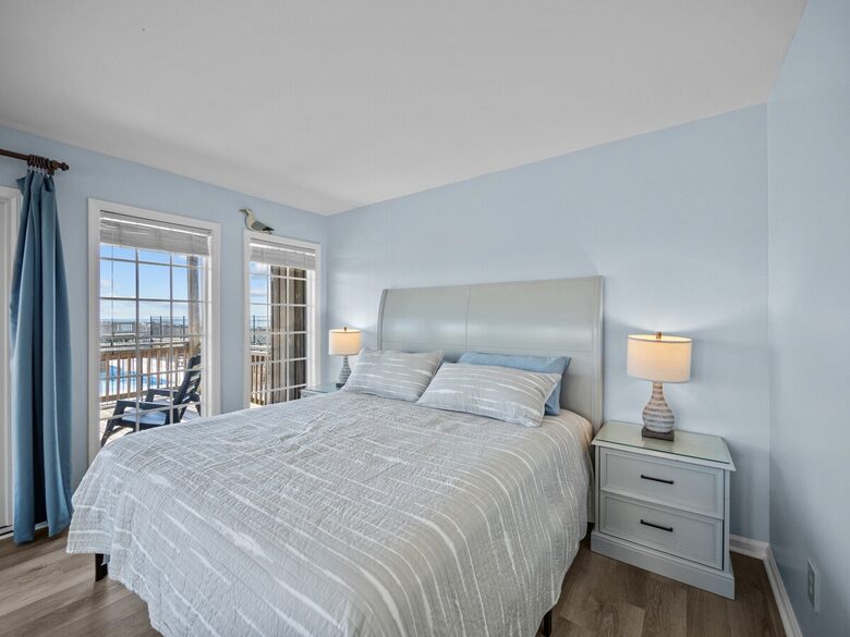 Exquisite Oceanfront Retreat with Endless Views - Emerald Isle, North Carolina