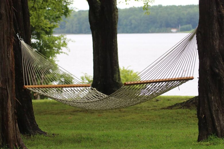 Charming Waterfront Cottage with Pickleball Court - Gloucester, Virginia
