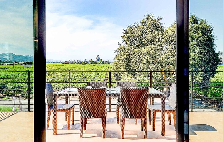 Napa Valley Escape in the Vineyards - Napa, California